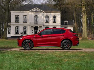 Financial Leas Alfa Romeo Stelvio 2.9 V6 AWD Quadrifoglio