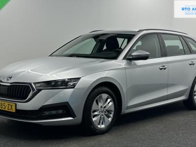 Financial Leas Škoda Octavia Combi 1.0 TSI Sport Business TREKHAAK CRUISE LM CARPLAY.