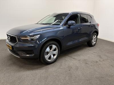 Financial Lease Volvo XC40 T2 AUT Momentum Business Pro