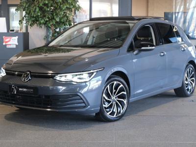 Financial Lease Volkswagen Golf 8 1.5 eTSI Life DSG Pano IQ Led Navi Cam ACC Virtual