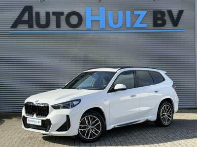 Financial Leas BMW X1 sDrive20i M Sport Premium Pack Panoramadak Trekhaak Keyless Entry Stoelverwarming Adaptieve LED