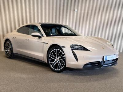 Financial Leas Porsche Taycan Performance 93 kWh-SOH 90%-WARMTEPOMP-PANO-BIJRIJDER DISPLAY-HEAD UP-ZEER COMPLEET