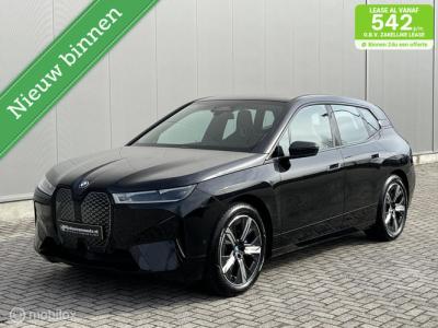 Financial Lease BMW iX xDrive40 Sportpakket - Trekhaak Laser Keyless SOH 98%