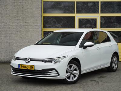 Financial Lease Volkswagen Golf 1.5 TSI 131PK 5drs Life Business BJ2022 Lmv 16"