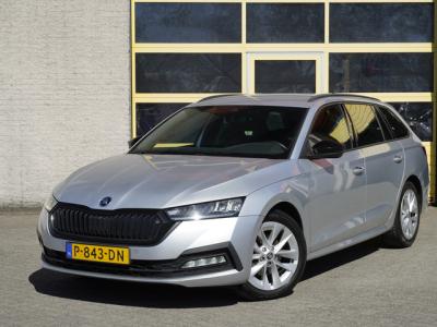 Financial Leas Škoda Octavia Combi 1.5 e-TSI 150PK! Automaat Sport Business BJ2022 Lmv 17"