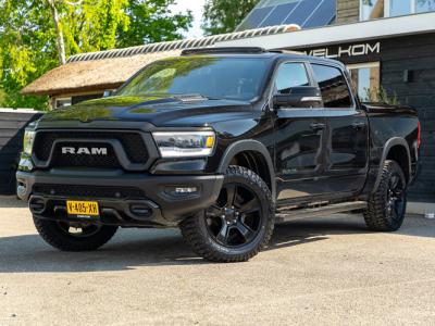 Financial Lease Dodge Ram 1500 5.7 V8 4x4 Crew Cab Rebel Panoramadak I Leder zwart rood I Camera I Nieuwe banden I LPG I Luchtvering I Trekhaak