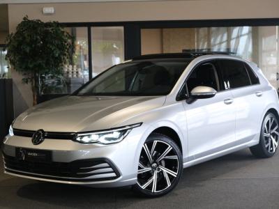 Financial Leas Volkswagen Golf 1.5 eTSI Life DSG 150PK Pano Navi ACC PDC CAM IQ