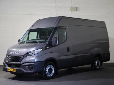 Financial Leas Iveco Daily 35S18 Hi-Matic L2 H2 Airco Navigatie Trekhaak Digitaal Dashboard