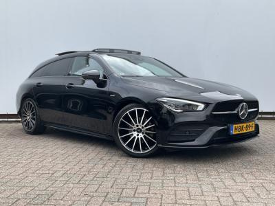 Financial Leas Mercedes-Benz CLA-Klasse Shooting Brake 200 Premium Plus AMG Pano Carplay Stoelverw Uitstraling!