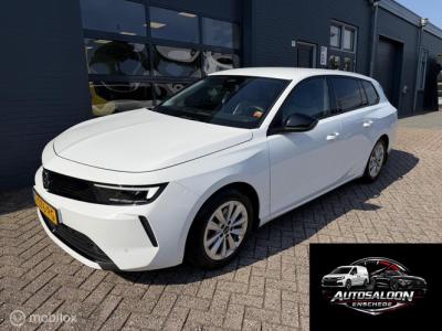 Financial Leas Opel Astra Sports Tourer 1.2 110 PK Airco Navi Camera PDC
