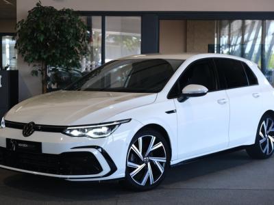 Financial Leas Volkswagen Golf 8 1.5 eTSI 2x R-Line 150PK DSG Led Navi ACC Kessy HuD H&K