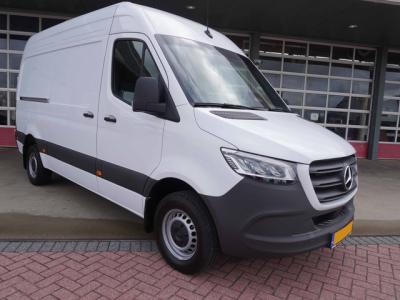 Financial Lease Mercedes-Benz Sprinter 319 CDI 191PK L2H2 RWD Pro Automaat