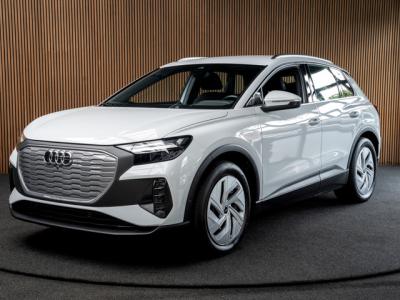 Financial Leas Audi Q4 e-tron 40 77 kWh ACC Navi PDC Elektr. trekhaak Waterpomp Metallic lak Zwarte binnenhemel Metallic lak SOH: 95