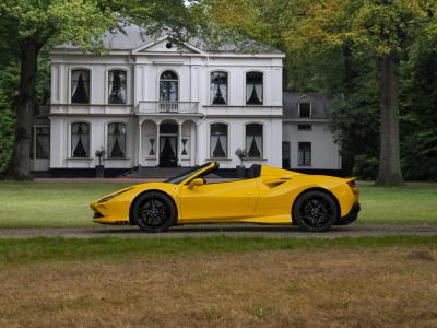 Financial Leas Ferrari F8 Spider 3.9 V8 HELE