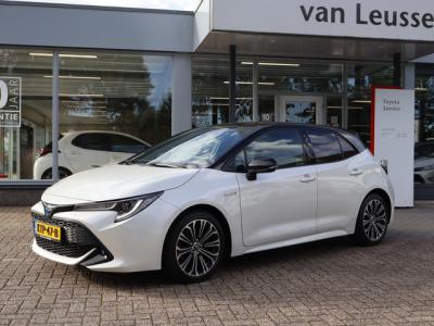 Financial Leas Toyota Corolla 2.0 Hybrid BI-TONE