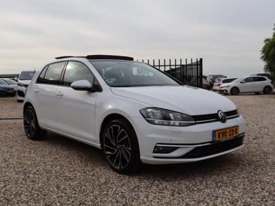 Financial Leas Volkswagen Golf 1.0 TSI Comfortline PANO KEYLESS APP CONNECT