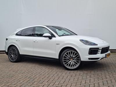Financial Leas Porsche Cayenne Coupé 3.0 E-Hybrid Pano Trekhaak 360° Adapt.Cruise Memory Leder