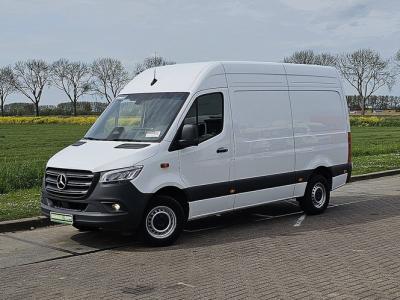Financial Leas Mercedes-Benz Sprinter 317 L2H2 RWD