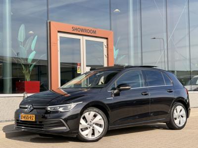 Financial Leas Volkswagen Golf 1.5 eTSI 1st. Edition 150PK
