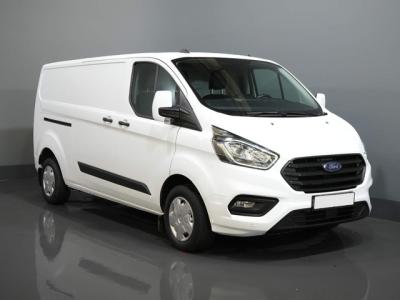 Financial Leas Ford Transit Custom 300 2.0 TDCI 130 pk L2 2.8t Trekverm.