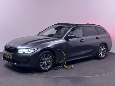 Financial Leas BMW 3 Serie Touring 330e Sportline Plug in Hybrid