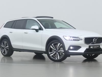 Financial Leas Volvo V60 Cross Country B5 AWD Ultimate Bright