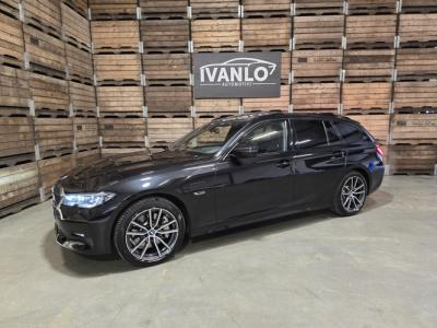 Financial Leas BMW 3 Serie Touring 330e xDrive Business Edition Plus M Onderstel Laser LED HUD LM