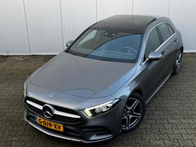 Financial Lease Mercedes-Benz A-Klasse BUSINESS AMG PANORAMADAK CARPLAY EERSTE EIGENAAR NAP DEALER ONDERHOUDEN FULL SCREEN